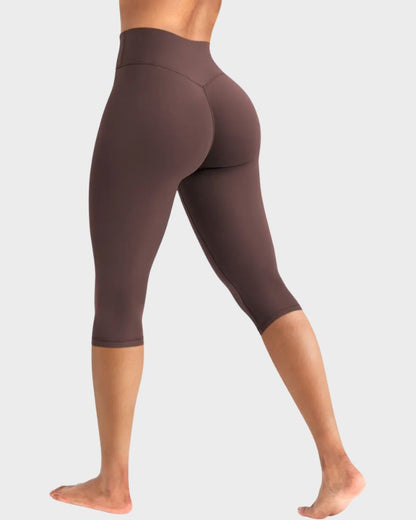 High-Waisted No-Front-Seam Scrunch Capri Leggings