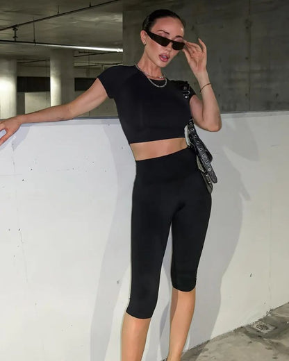 High-Waisted No-Front-Seam Scrunch Capri Leggings