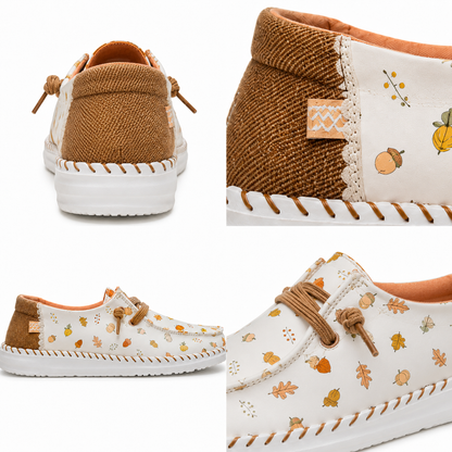 Leichte Damen-Slipper mit Kürbis-Gewürz-Muster – Weiß/Braun