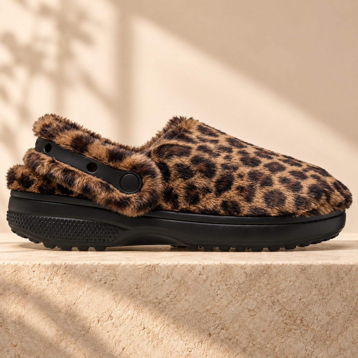 Cozy Fuzzy Lined Clogs – Warm Slip-On Slippers for Indoor & Outdoor Comfort